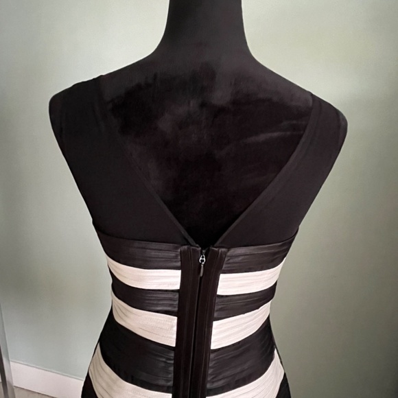 BCBGMaxAzria Black & White Striped Mara Cocktail Mini Dress 8 - Picture 5 of 16